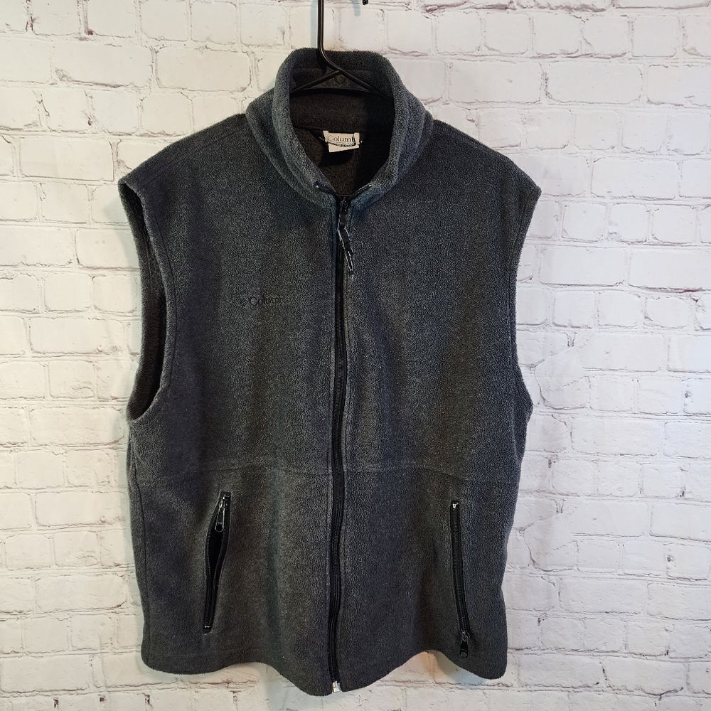 Men's Columbia zip up sweater vest, size Large